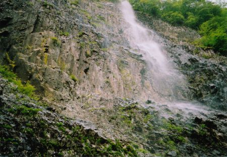 高瀑の岩肌の写真